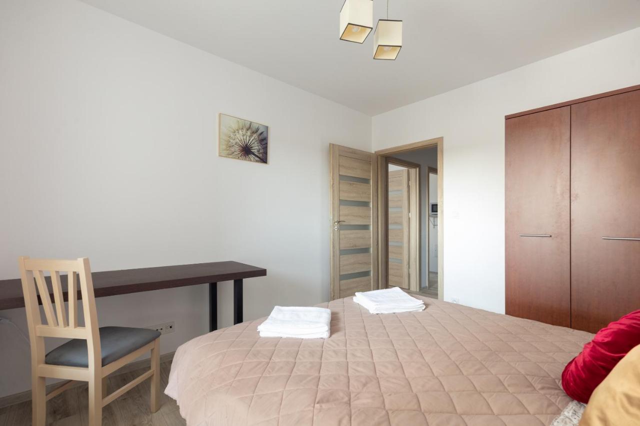 Metro Targówek Homely Apartment Varsovia Exterior foto